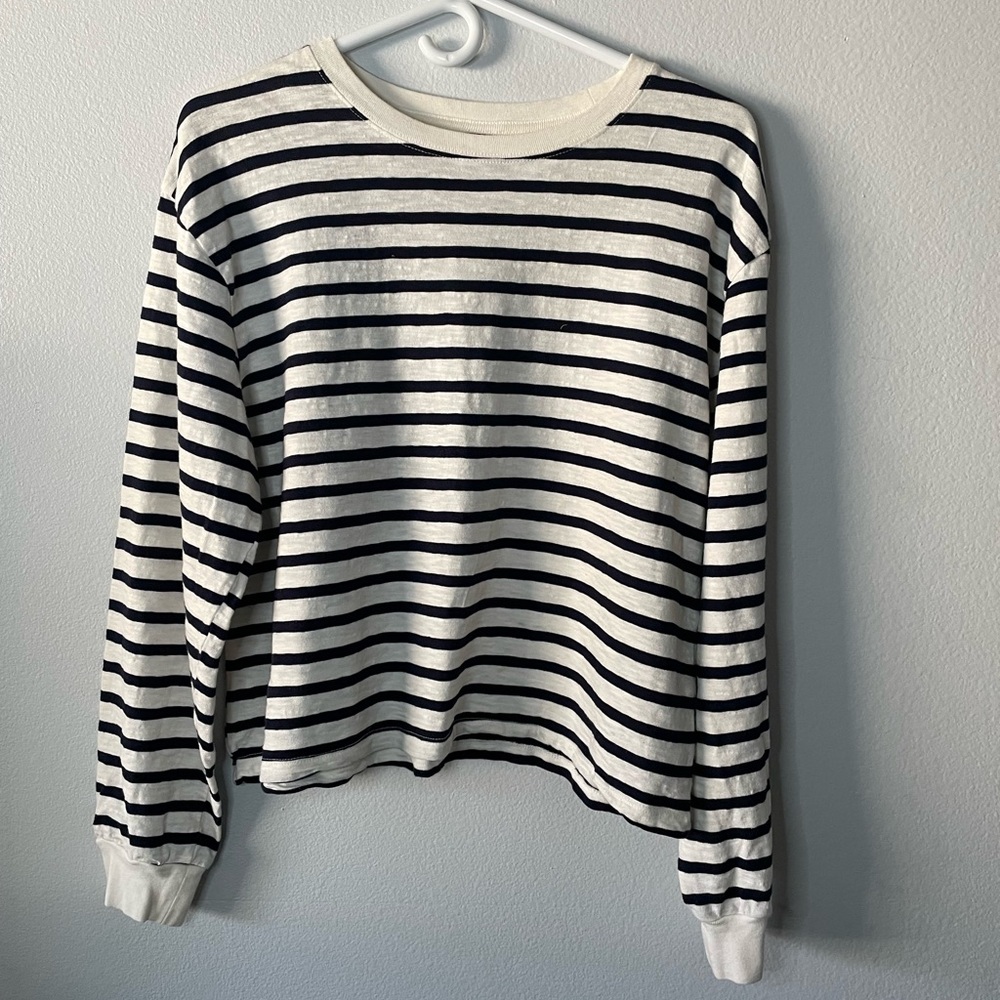 Large Wild Fable White and Navy Blue Long Sleeve